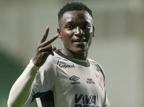 No Athletico, Odair revela gripe e problema físico enfrentado por Viveros