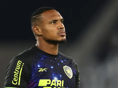 Botafogo só aceita liberar John ao West Ham após contratar novo goleiro