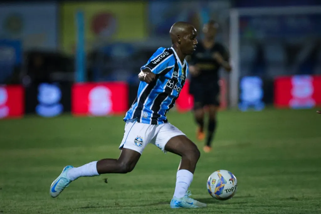 Gabriel Mec em ação pelo Grêmio. Foto: Maxi Franzoi/AGIF