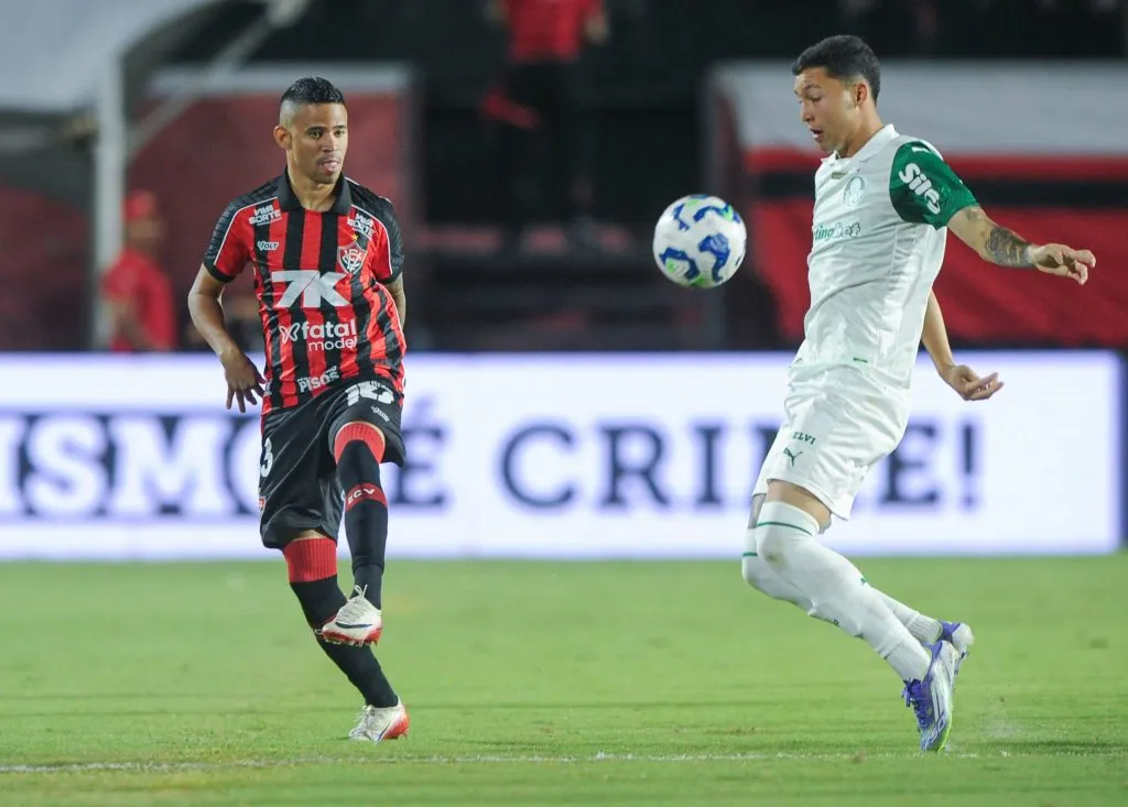 Erick jogador do Vitoria durante partida contra o Palmeiras no estadio Barradao pelo campeonato Brasileiro A 2025. Foto: Jhony Pinho/AGIF