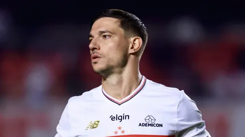 Cédric discutiu com Roger Machado após vitória do São Paulo.