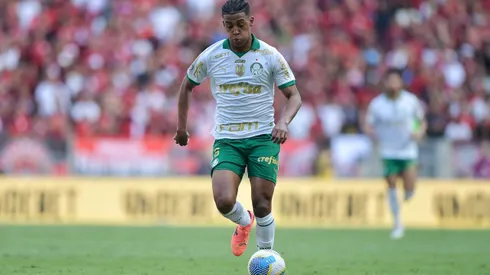 Vanderlan jogador do Palmeiras durante partida contra o Flamengo no estadio Maracana pelo campeonato Brasileiro A 2024.