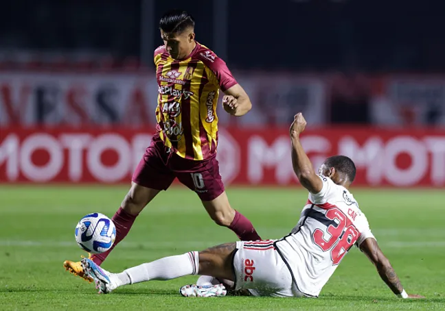 Yeison Guzmán atuando no Tolima em 2023 – (Photo by Alexandre Schneider/Getty Images)
