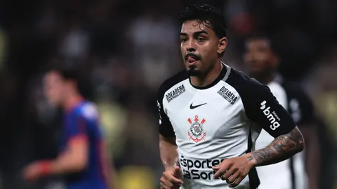 SP – SAO PAULO – 13/07/2025 – BRASILEIRO A 2025, CORINTHIANS X BRAGANTINO – Matheus Bidu jogador do Corinthians durante partida contra o Bragantino no estadio Arena Corinthians pelo campeonato Brasileiro A 2025. Foto: Ettore Chiereguini/AGIF