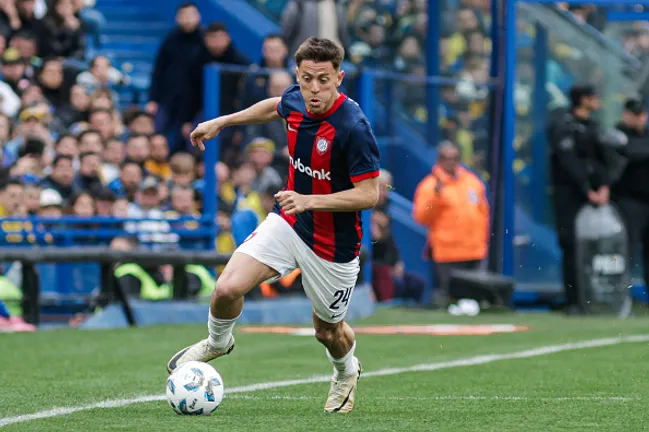 Nicolás Tripichio atuando no San Lorenzo –  (Photo by Daiana Panza / NurPhoto via Getty Images)