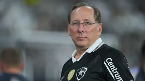 John Textor CEO do Botafogo durante partida contra o Corinthians no estádio Engenhão pelo campeonato Brasileiro A 2025. Foto: Thiago Ribeiro/AGIF
