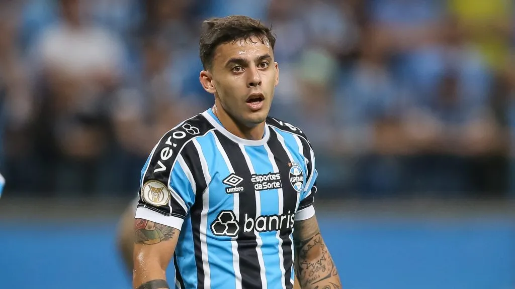 Carballo durante jogo do Grêmio. Foto: Pedro H. Tesch/AGIF