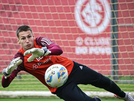 Internacional vende goleiro promessa na base