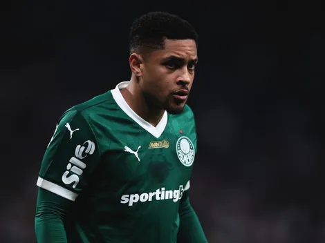 Vitor Roque foi substituído já no intervalo por Abel Ferreira