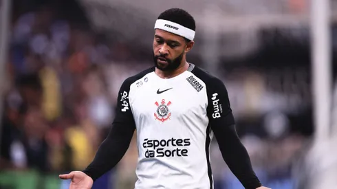 Memphis Depay jogador do Corinthians durante partida contra o Fortaleza no estadio Arena Corinthians pelo campeonato Brasileiro A 2025. Foto: Ettore Chiereguini/AGIF