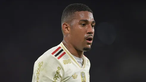 Samuel Lino lamentou a eliminação do Flamengo.