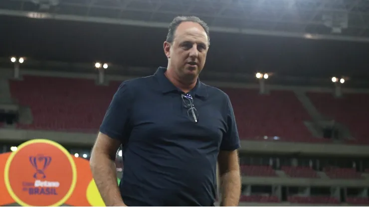 Rogerio Ceni tecnico do Bahia durante a partida entre Retro e Bahia na Arena de Pernambuco, pela Copa do Brasil 2025. Foto: Marlon Costa/AGIF