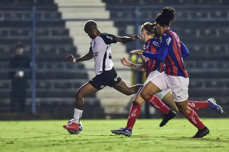 Jogadoras de Corinthians e Bahia (Reprodução/Staff Images/CBF)