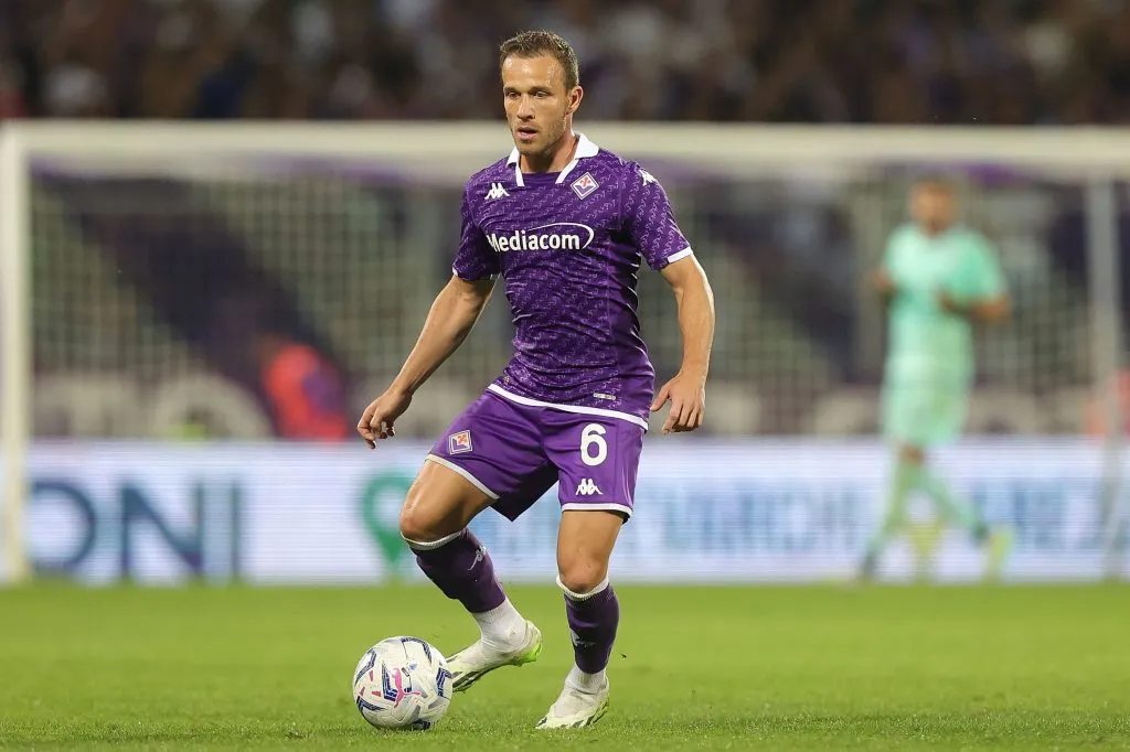 FLORENCE, ITALY – OCTOBER 02: Arthur Melo of ACF Fiorentina in action during the Serie A TIM match between ACF Fiorentina and Cagliari Calcio at Stadio Artemio Franchi on October 2, 2023 in Florence, Italy. (Photo by Gabriele Maltinti/Getty Images)