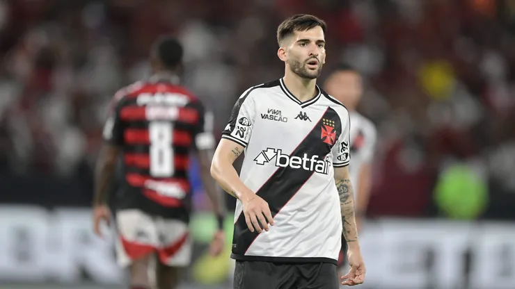 RJ - RIO DE JANEIRO - 01/03/2025 - CARIOCA 2025, VASCO X FLAMENGO - Garre jogador do Vasco durante partida contra o Flamengo no estadio Engenhao pelo campeonato Carioca 2025. Foto: Thiago Ribeiro/AGIF