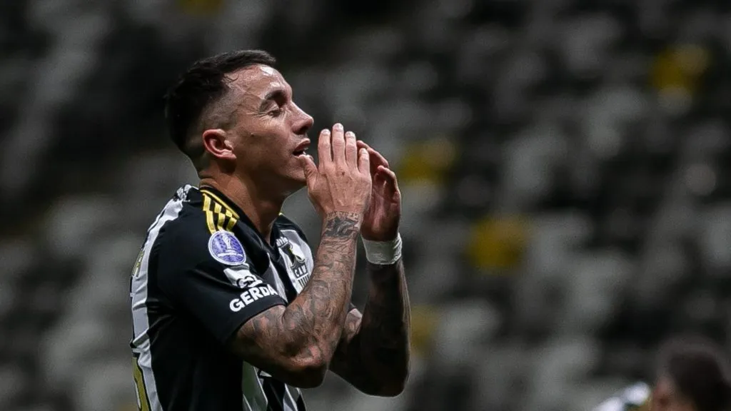 Saravia se sacrificou para jogar contra o Flamengo pela Copa do Brasil