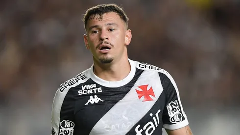 Hugo Moura durante confronto contra o Operário na Copa do Brasil 2025.