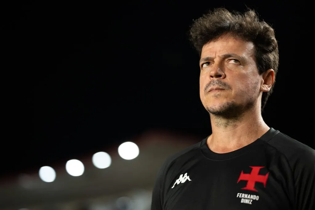 Fernando Diniz durante partida contra o CSA na Copa Do Brasil 2025. Foto: Jorge Rodrigues/AGIF