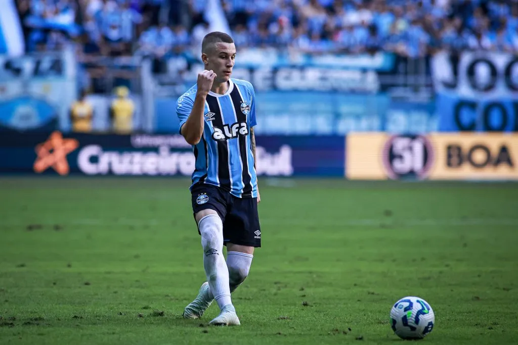 Igor Serrote em ação pelo Grêmio. Foto: Maxi Franzoi/AGIF