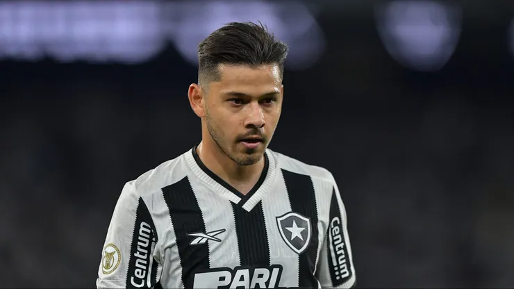 Óscar Romero durante confronto entre Botafogo x Athletico-PR no Brasileirão 2024.