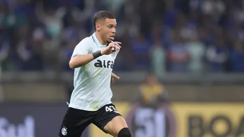 Alysson tem ganhado minutos com Mano Menezes no Grêmio