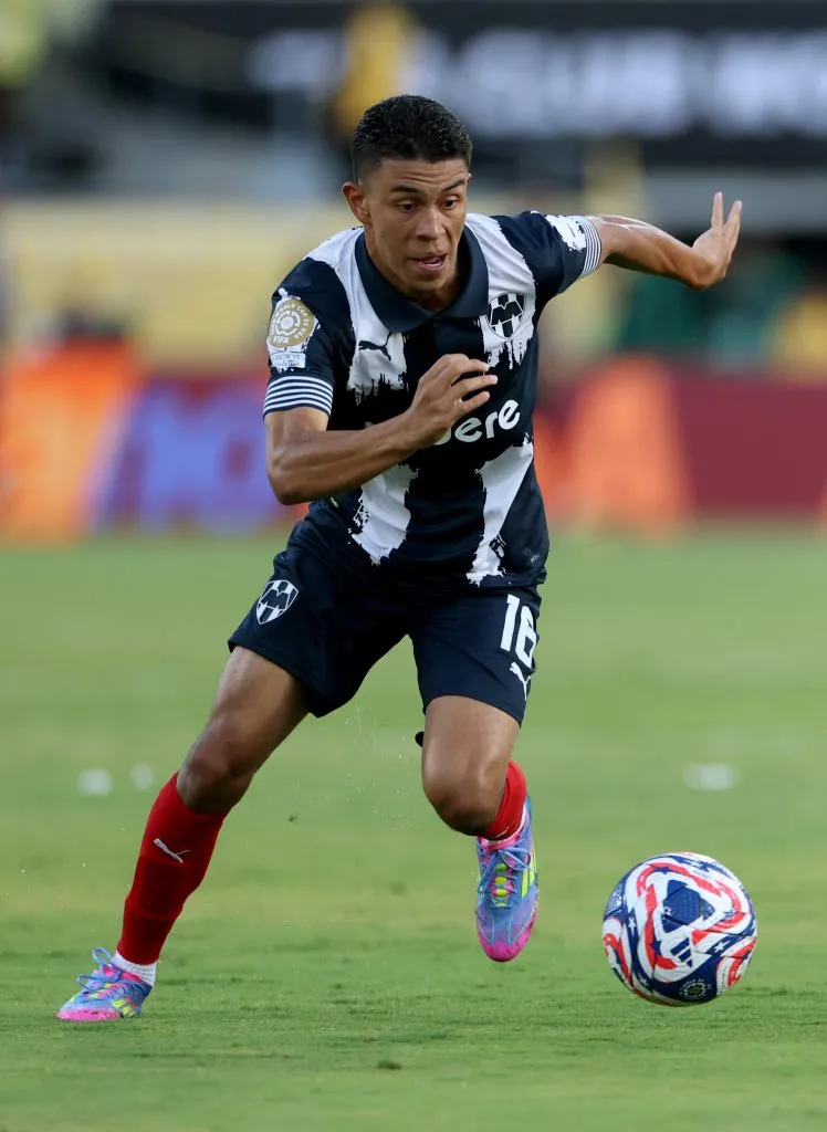 PASADENA, CALIFORNIA – JUNE 21: Johan Rojas #16 of CF Monterrey plays the ball during the FIFA Club World Cup 2025 group E match between CA River Plate and CF Monterrey at Rose Bowl Stadium on June 21, 2025 in Pasadena, California. (Photo by Harry How/Getty Images)