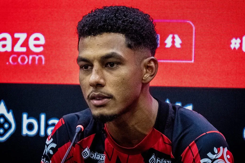 Alix Vinicius, zagueiro do Atlético-GO. Foto: Ingryd Oliveira/ACG