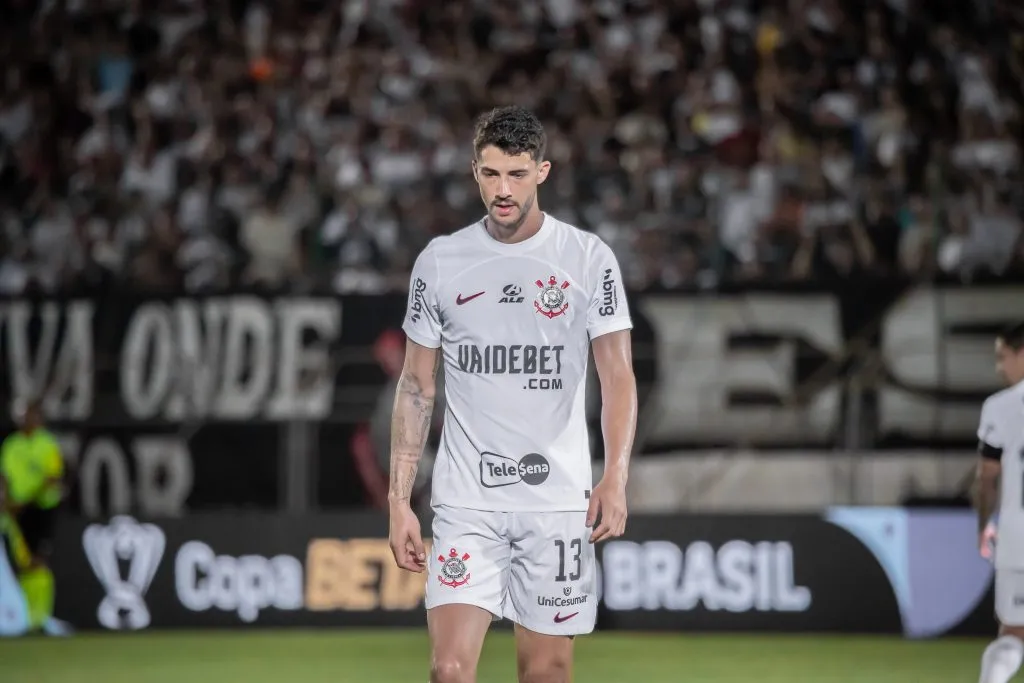 Gustavo Henrique durante partida contra o Cianorte no estadio Willie Davids pelo campeonato Copa Do Brasil 2024. Foto: Fernando Teramatsu/AGIF