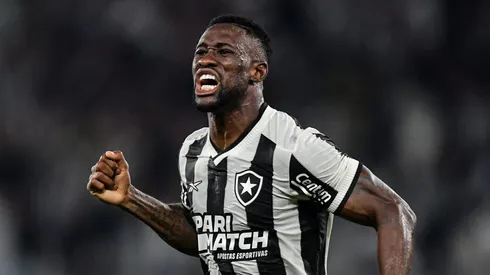 Bastos se aproxima de voltar a jogar pelo Botafogo