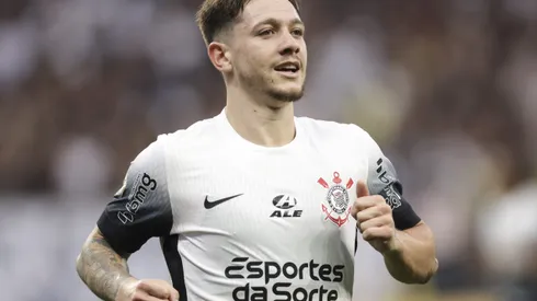 Rodrigo Garro durante confronto contra o Atlético-GO no Campeonato Brasileiro de 2024.