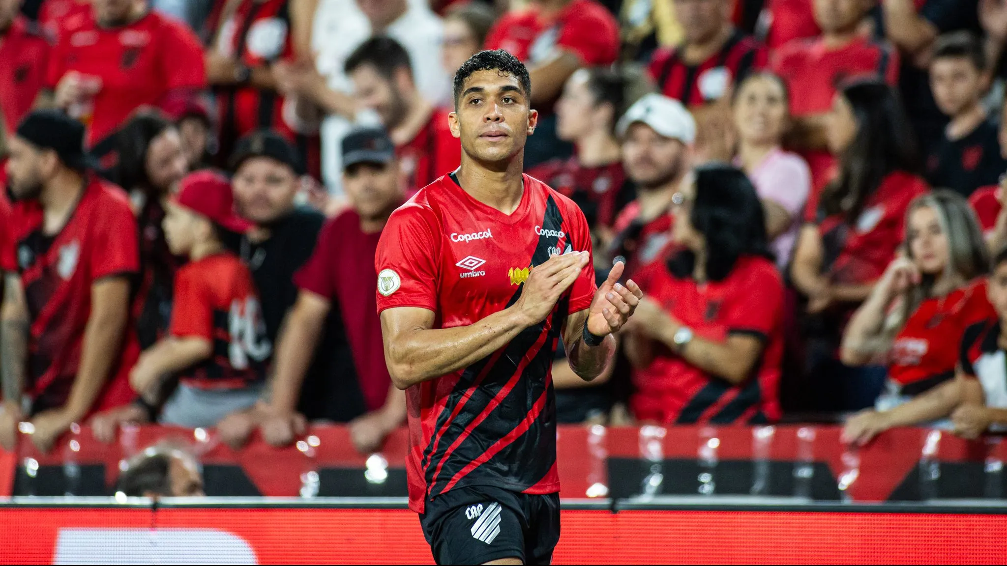 Julimar, atacante do Athletico. Foto: Luis Garcia/AGIF