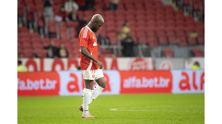 RS - PORTO ALEGRE - 03/08/2025 - BRASILEIRO A 2025, INTERNACIONAL X SAO PAULO - Enner Valencia jogador do Internacional lamenta durante partida contra o Sao Paulo no estadio Arena do Gremio pelo campeonato Brasileiro A 2025. Foto: Maxi Franzoi/AGIF