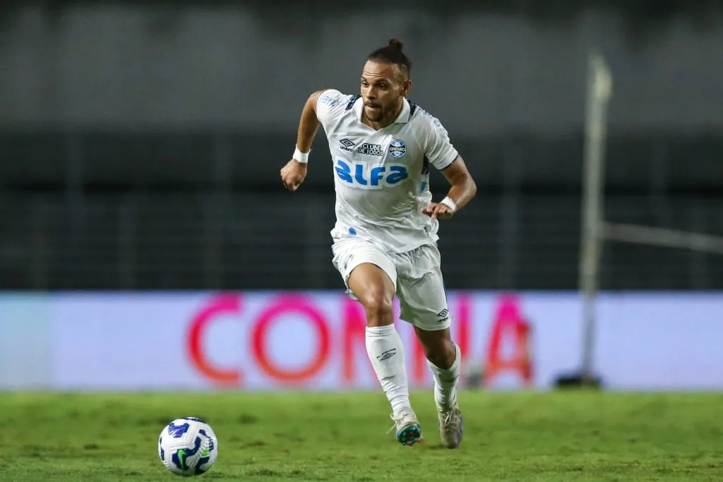 Martin Braithwaite em ação pelo Grêmio. Foto: Marlon Costa/AGIF