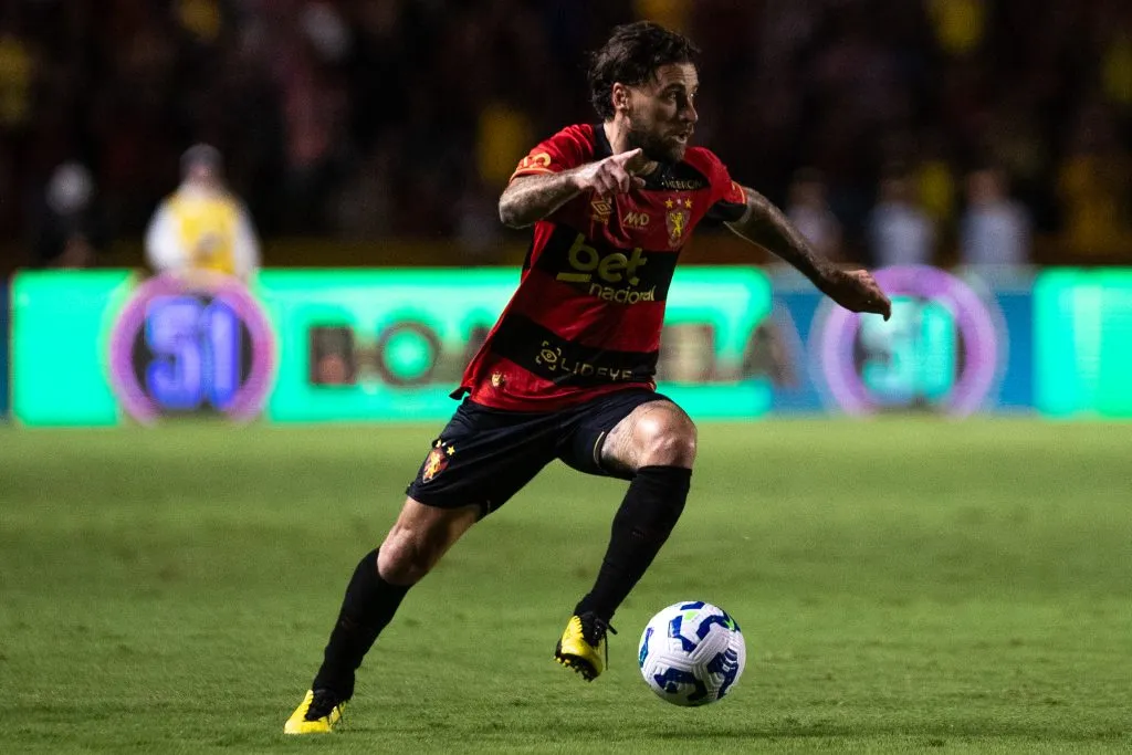 Após cumprir suspensão, Lucas Lima retorna diante do Grêmio. Foto: Rafael Vieira/AGIF