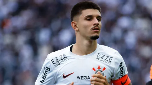 Léo Maná em campo pelo Corinthians. Foto: Fabio Giannelli/AGIF