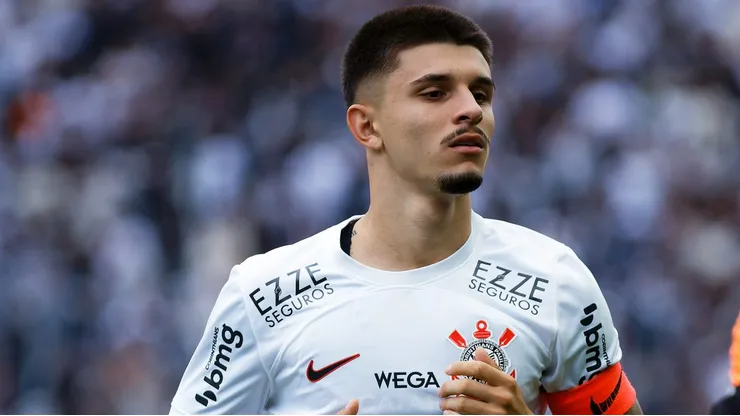Léo Maná em campo pelo Corinthians. Foto: Fabio Giannelli/AGIF