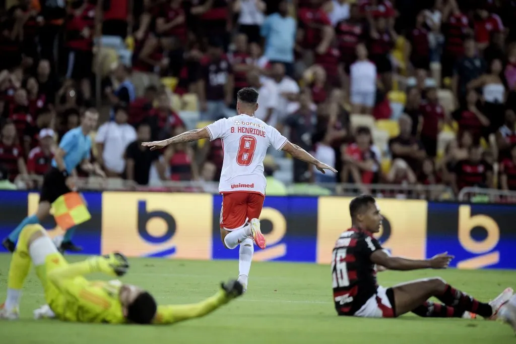 SP – RIO DE JANEIRO – 29/03/2025 – BRASILEIRO A 2025, FLAMENGO X INTERNACIONAL – Bruno Henrique jogador do Internacional comemora seu gol durante partida contra o Flamengo no estadio Maracana pelo campeonato Brasileiro A 2025. Foto: Alexandre Loureiro/AGIF