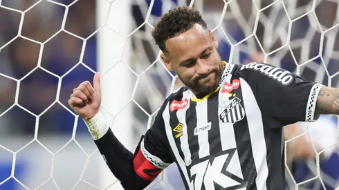 Neymar Junior jogador do Santos lamenta durante partida contra o Cruzeiro no estadio Mineirao pelo campeonato Brasileiro A 2025. Foto: Gilson Lobo/AGIF