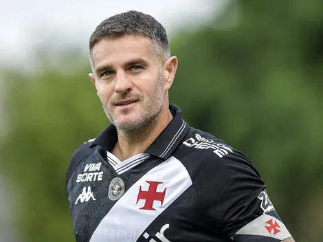 Torcida do Vasco perde a paciência com Vegetti