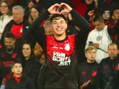 Esquivel fala sobre momento no Athletico e quase saída