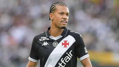 João Victor durante confronto contra o Atlético-MG no Campeonato Brasileiro de 2025.