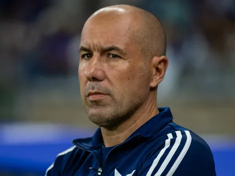 Leonardo Jardim detona arbitragem de Cruzeiro x Santos e cobra respeito