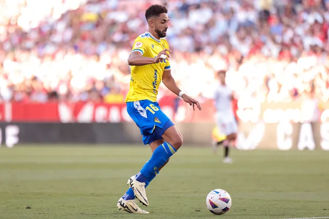 Chris Ramos atuando no Cádiz-ESP – (Photo by Jose Luis Contreras/Dax Images) (Photo by DAX Images/NurPhoto via Getty Images)