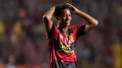 Ze Lucas jogador do Sport lamenta durante partida contra o Ceara no estadio Ilha do Retiro pelo campeonato Copa Do Nordeste 2025. Foto: Rafael Vieira/AGIF