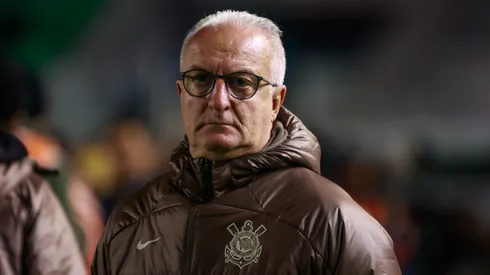 Dorival Junior tecnico do Corinthians durante partida contra o Juventude no estadio Alfredo Jaconi pelo campeonato Brasileiro A 2025. Foto: Luiz Erbes/AGIF