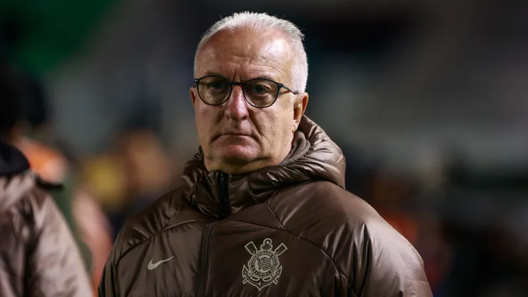 Dorival Junior tecnico do Corinthians durante partida contra o Juventude no estadio Alfredo Jaconi pelo campeonato Brasileiro A 2025. Foto: Luiz Erbes/AGIF