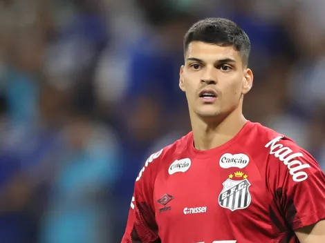 Flamengo recebe resposta de Gabriel Brazão, goleiro do Santos