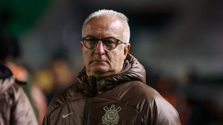 RS - CAXIAS DO SUL - 11/08/2025 - BRASILEIRO A 2025, JUVENTUDE X CORINTHIANS - Dorival Junior tecnico do Corinthians durante partida contra o Juventude no estadio Alfredo Jaconi pelo campeonato Brasileiro A 2025. Foto: Luiz Erbes/AGIF