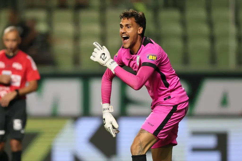 Matheus Mendes interessa ao São Paulo – Foto: Gilson Lobo/AGIF.