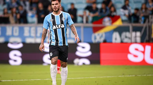 RS – PORTO ALEGRE – 10/05/2025 – BRASILEIRO A 2025, GREMIO X BRAGANTINO – Nathan Pescador jogador do Gremio durante partida contra o Bragantino no estadio Arena do Gremio pelo campeonato Brasileiro A 2025. Foto: Maxi Franzoi/AGIF